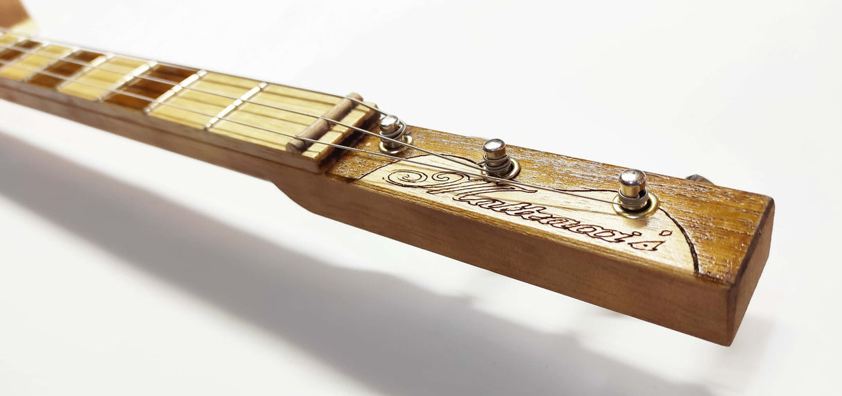 Matteacci's Lv 3tpv cigar box guitar