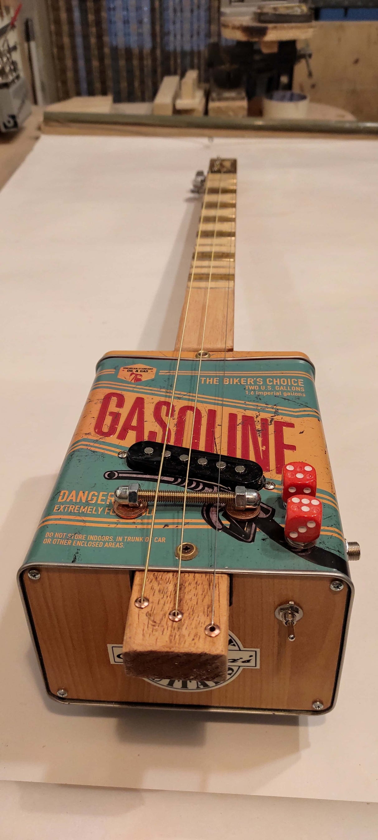 Gasoline 3tpv special manico largo cigar box guitar