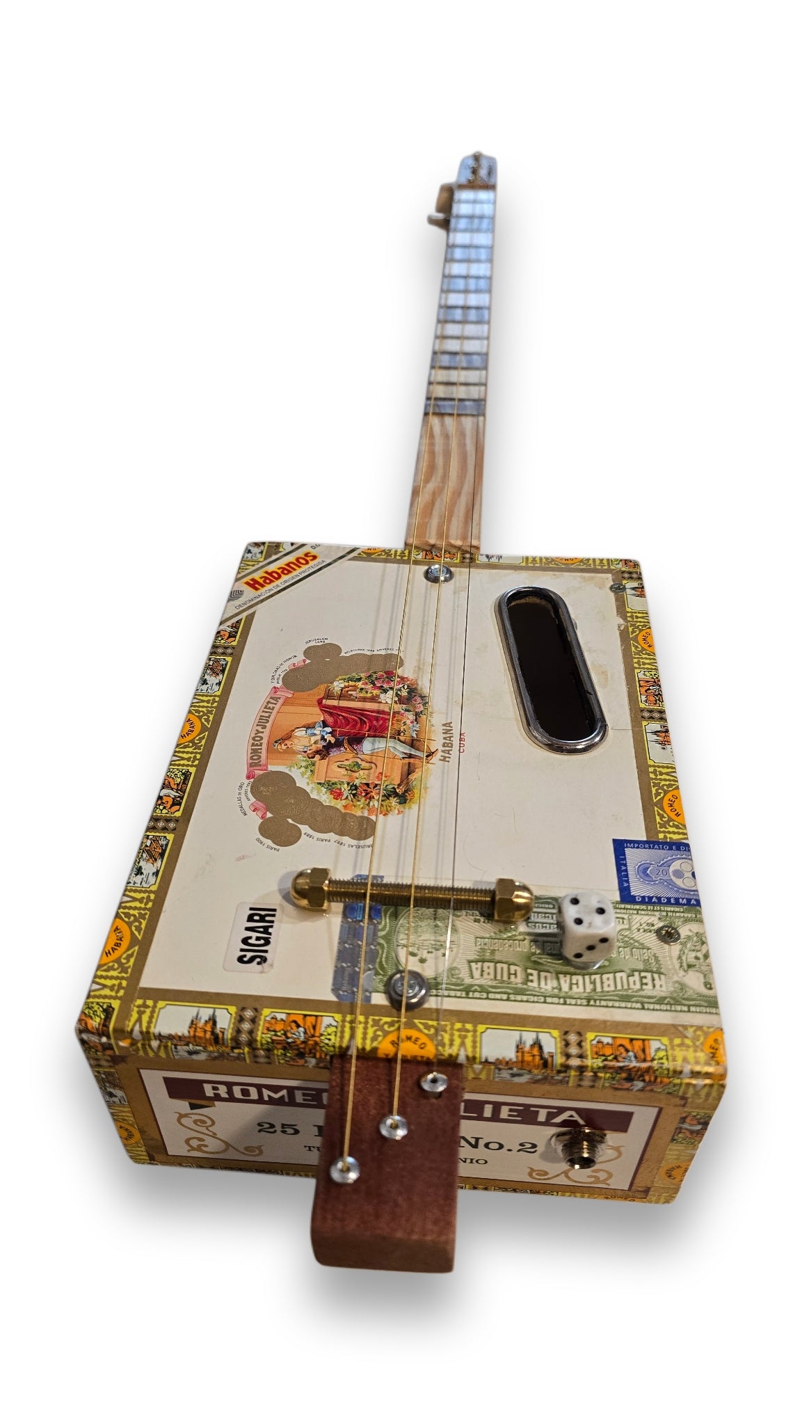 Romeo y Jiulieta Cigar Box Guitar 3tpv
