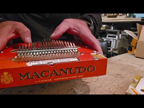 Por Larranaga cigar box kalimba