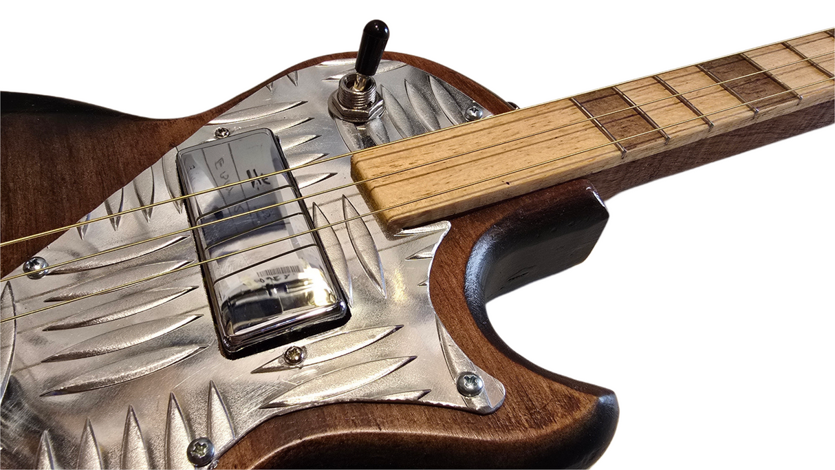 Matteacci's Mini LesPaul 3LP Cigar Box guitar