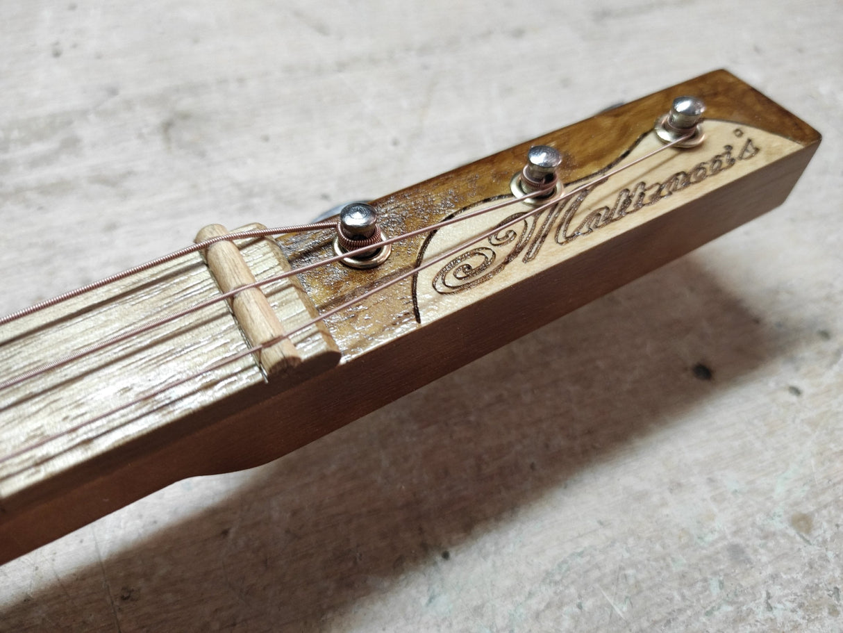 Blues Masters cigar box guitar 3tpv